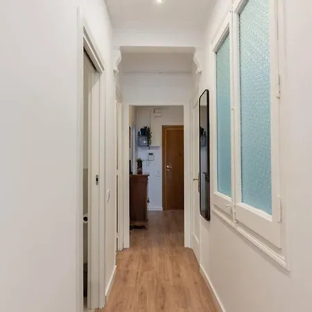 Monthly Flat Urgell 1 Min Ac Wi-fi